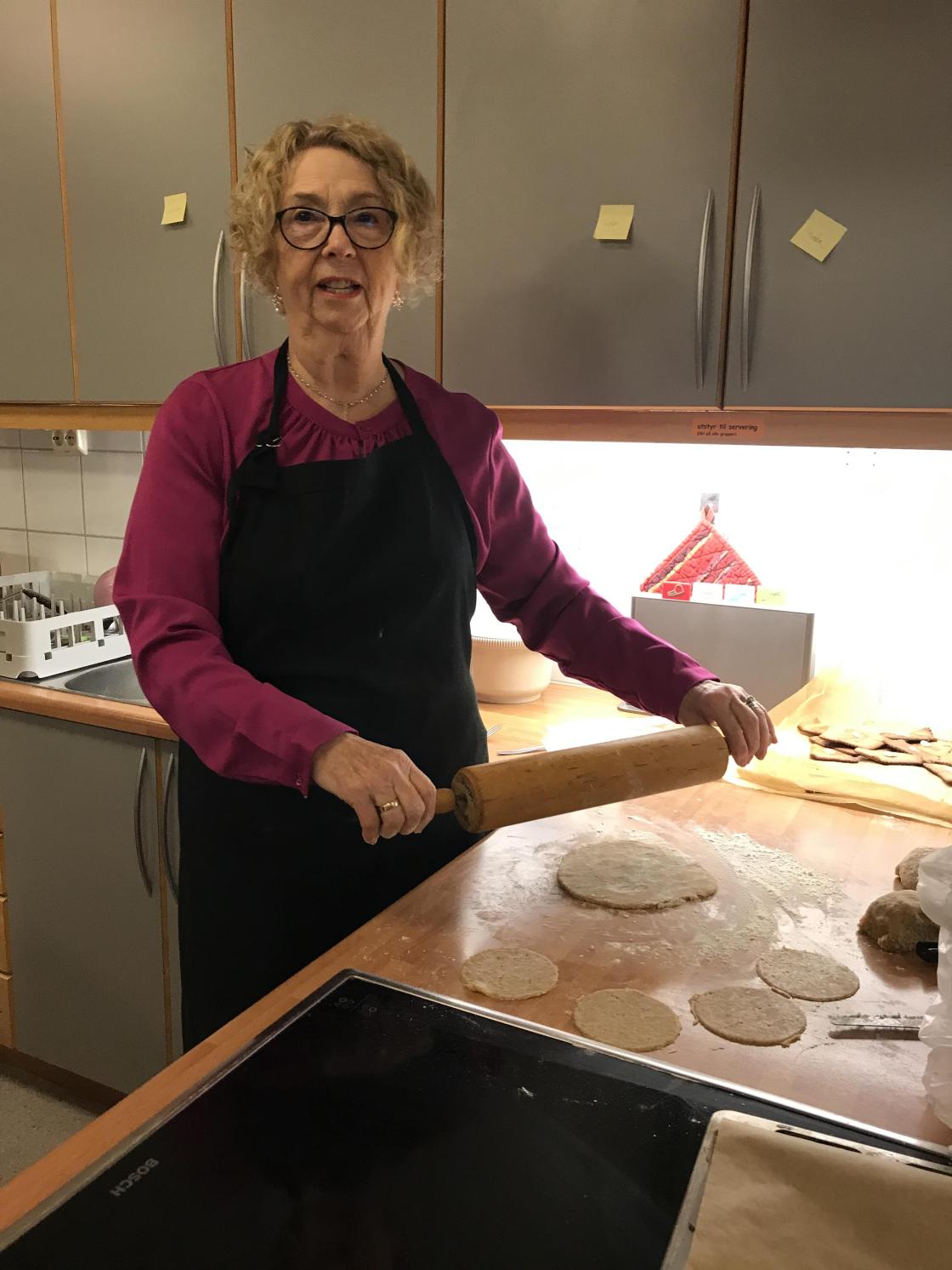 Nelly svinga kjevlet lett og det vart fine kjeks.