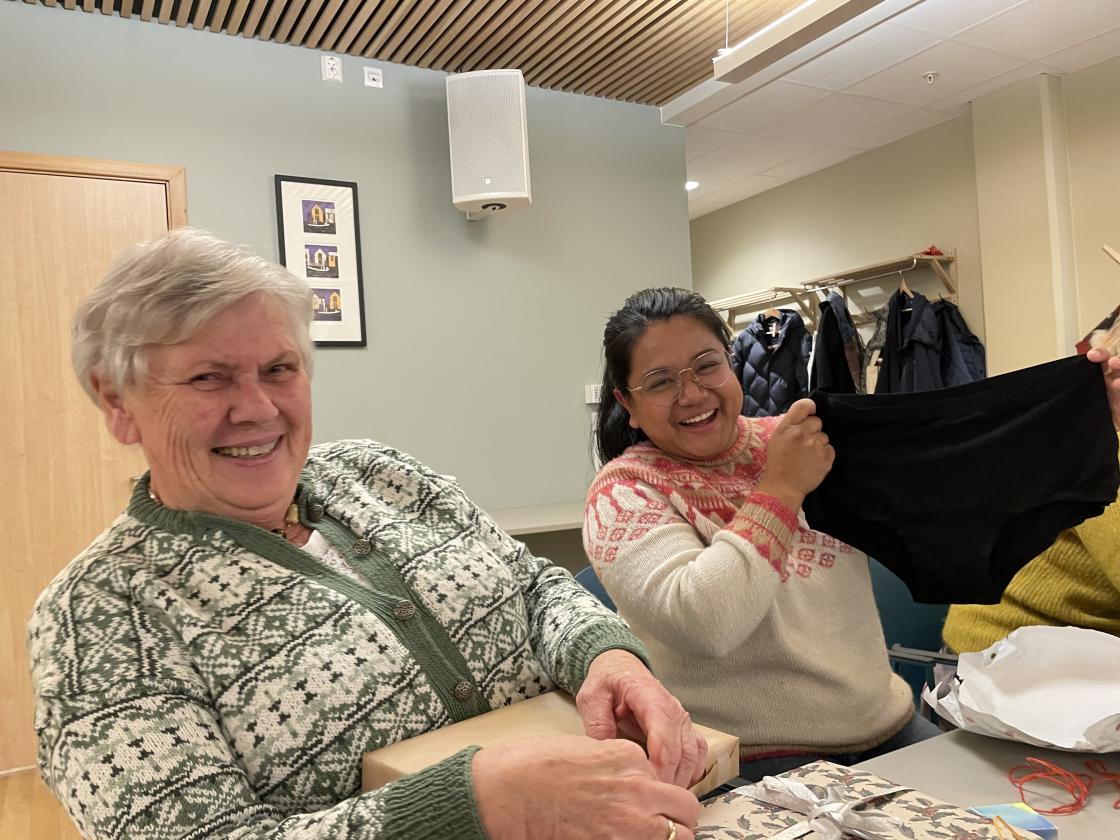 Saw vant seg ei ny truse.