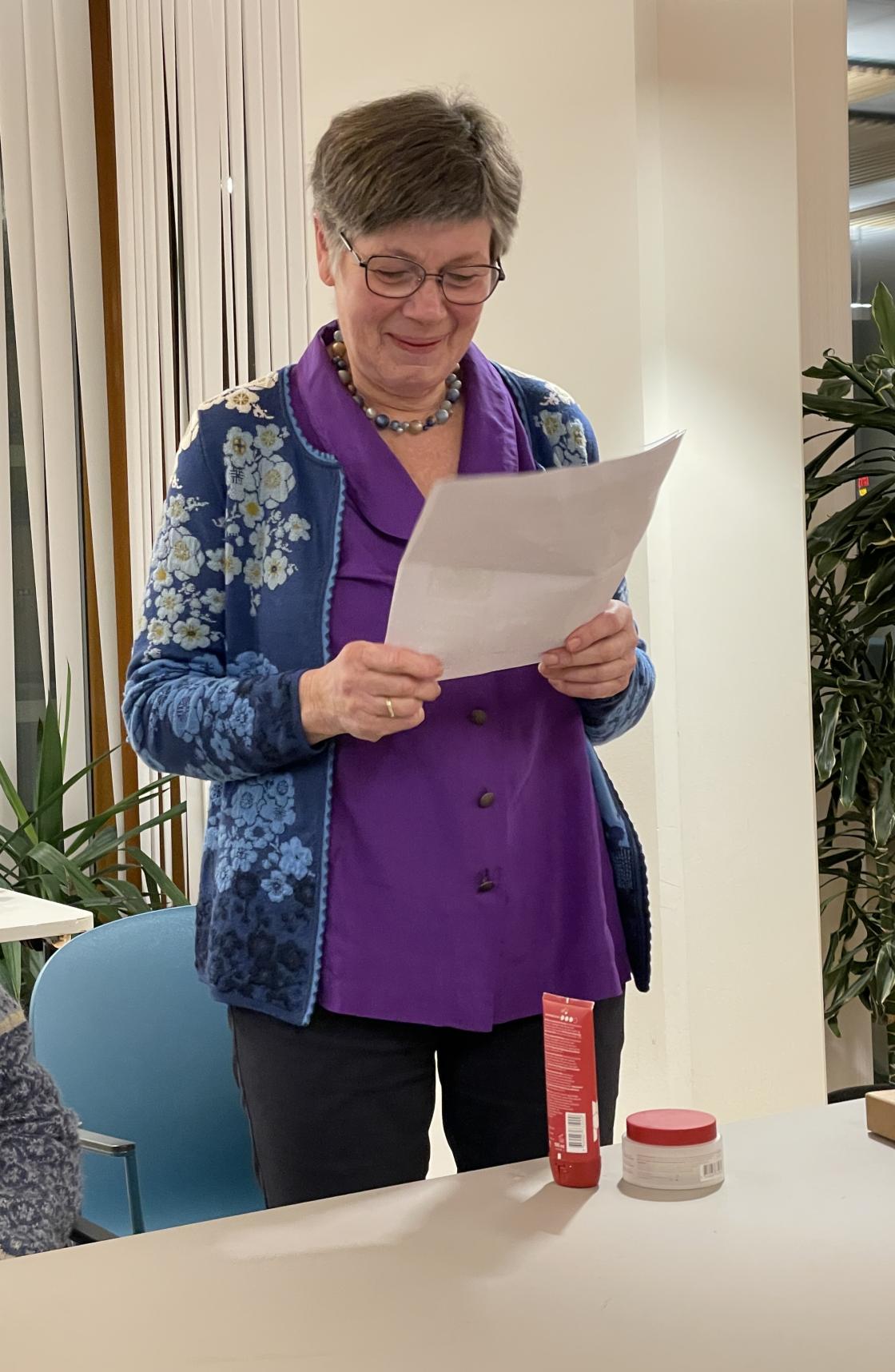 Tora leser en fornøyelig historie om kommunikasjon.