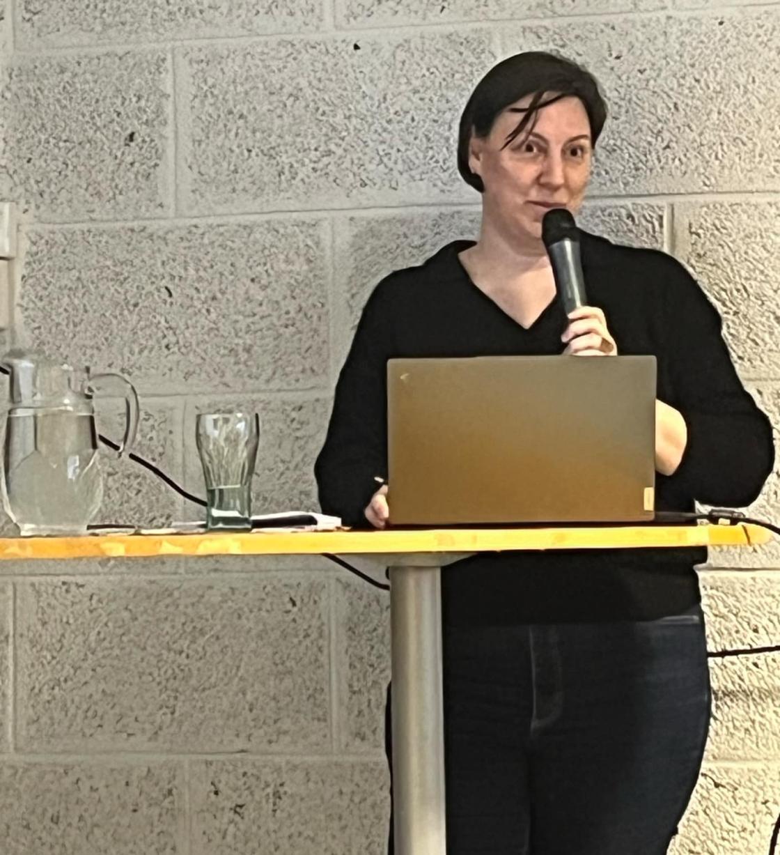 Maria Hanadi Tanberg held hovedinnlegget om eige liv, og vald i nære relasjonar.