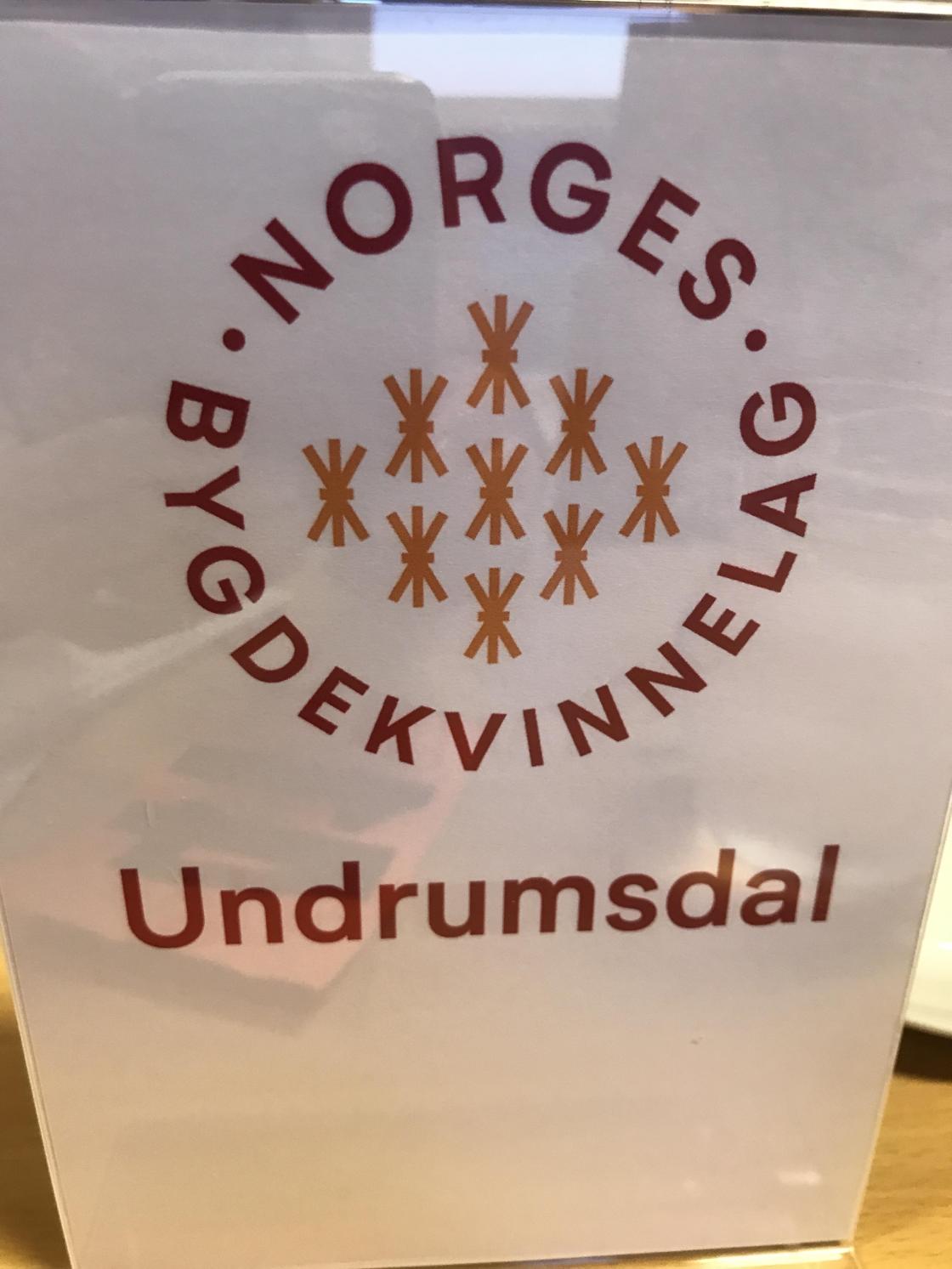 Torhild Heide-Bjørndal og Jorunn Kjærnes representerte oss i kveld.