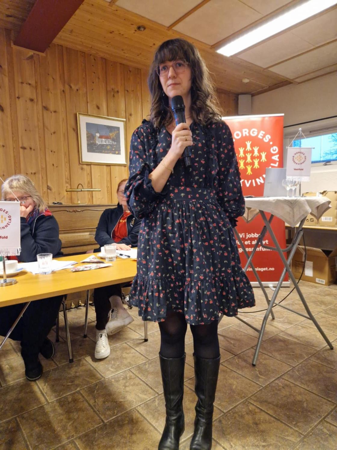 Anne Drugli fra Norges bygdekvinnelag holdt sitt innlegg