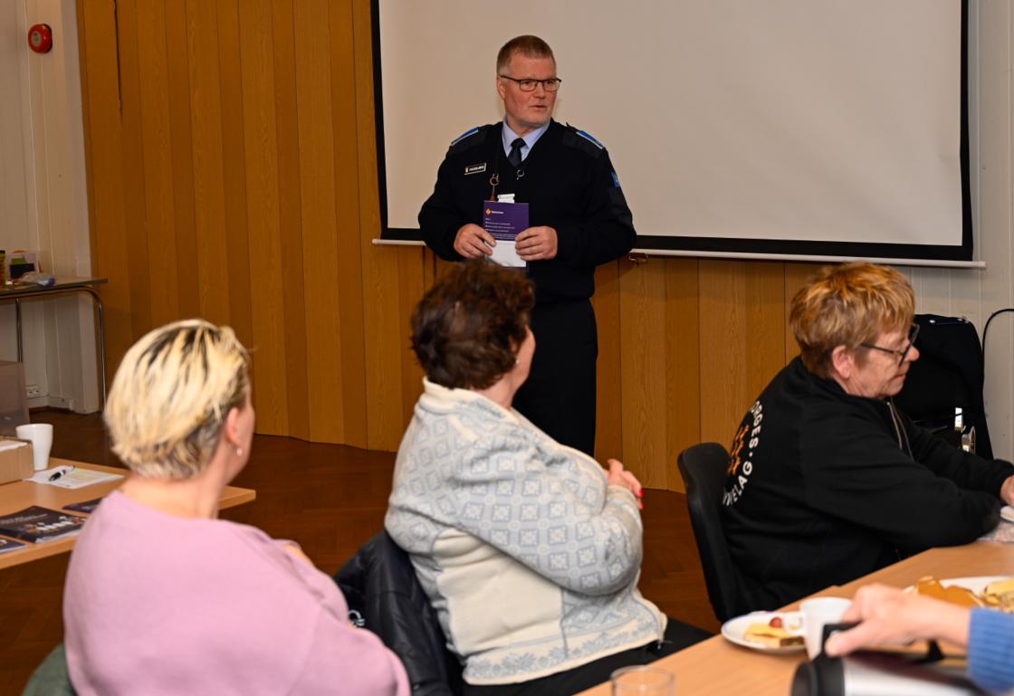 Arne Haugbjørg fra Sivilforsvaret tok oss inn i beredskapstankene