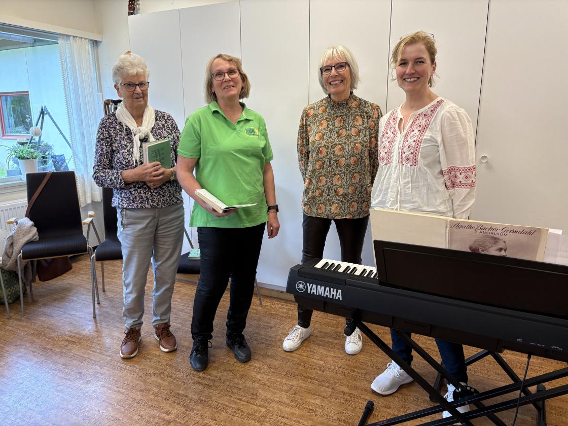 Ein flott bukett,- Vesla, Linda, Vigdis og Carolin.