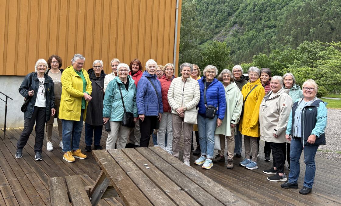 Her er ein glad gjeng samla.