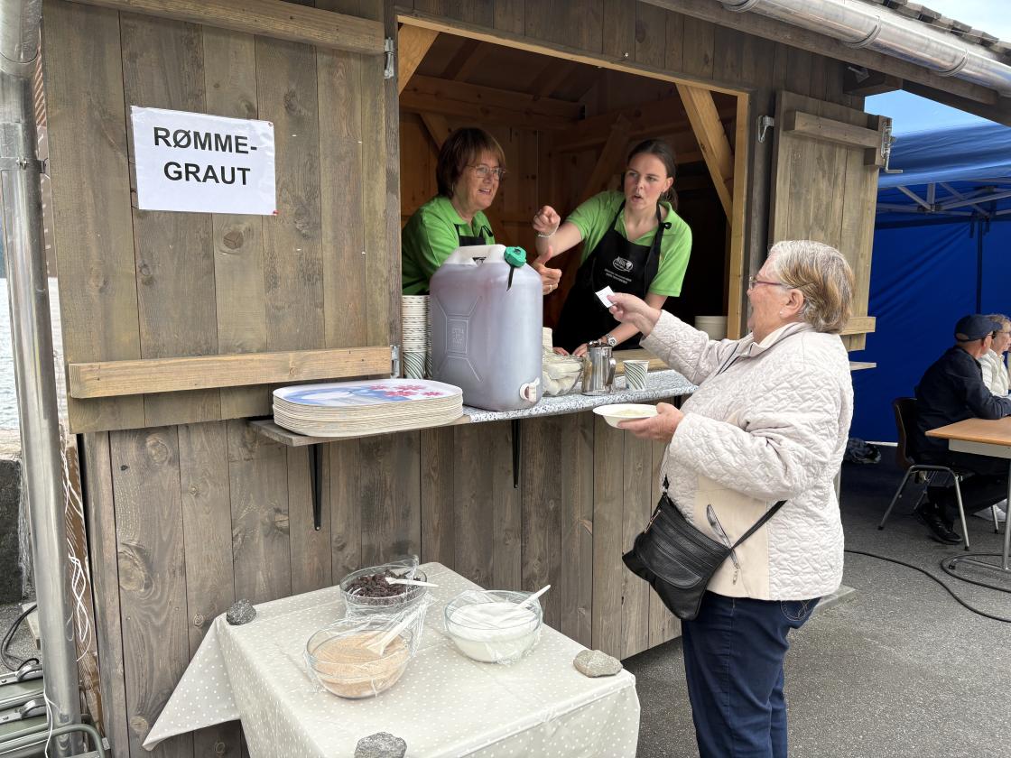 Bjørg og Ingebjørg var i grautbua.