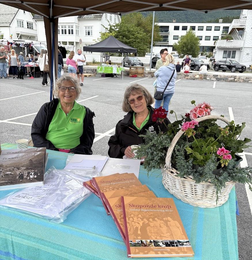 Vbk hadde stand med sal av Jubileumsboka og Seterboka.
