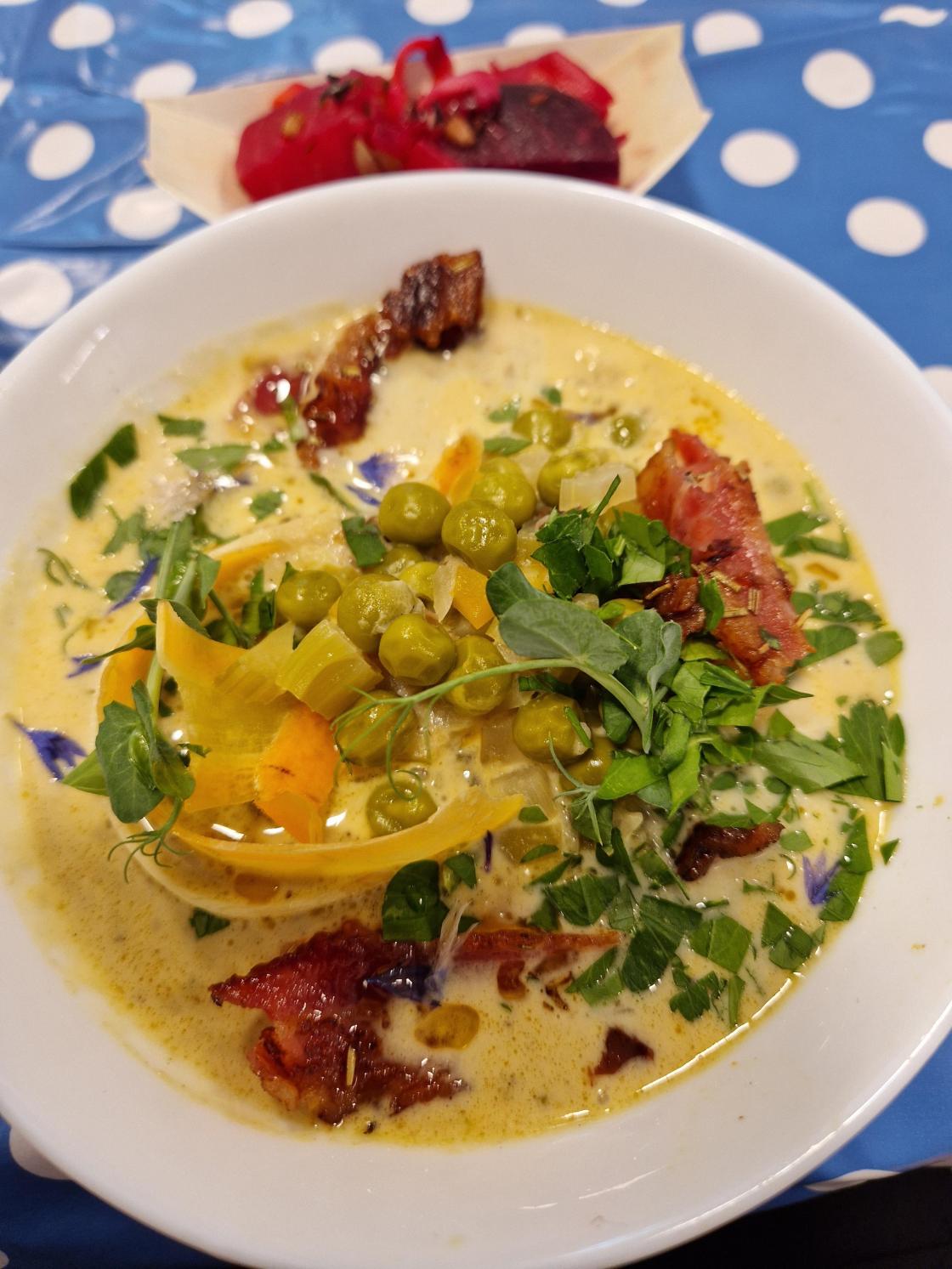 Nydelig kyllingssuppe