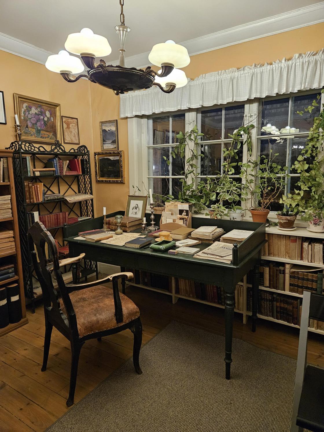 Skrivebord i Sigrid Undset sitt hus