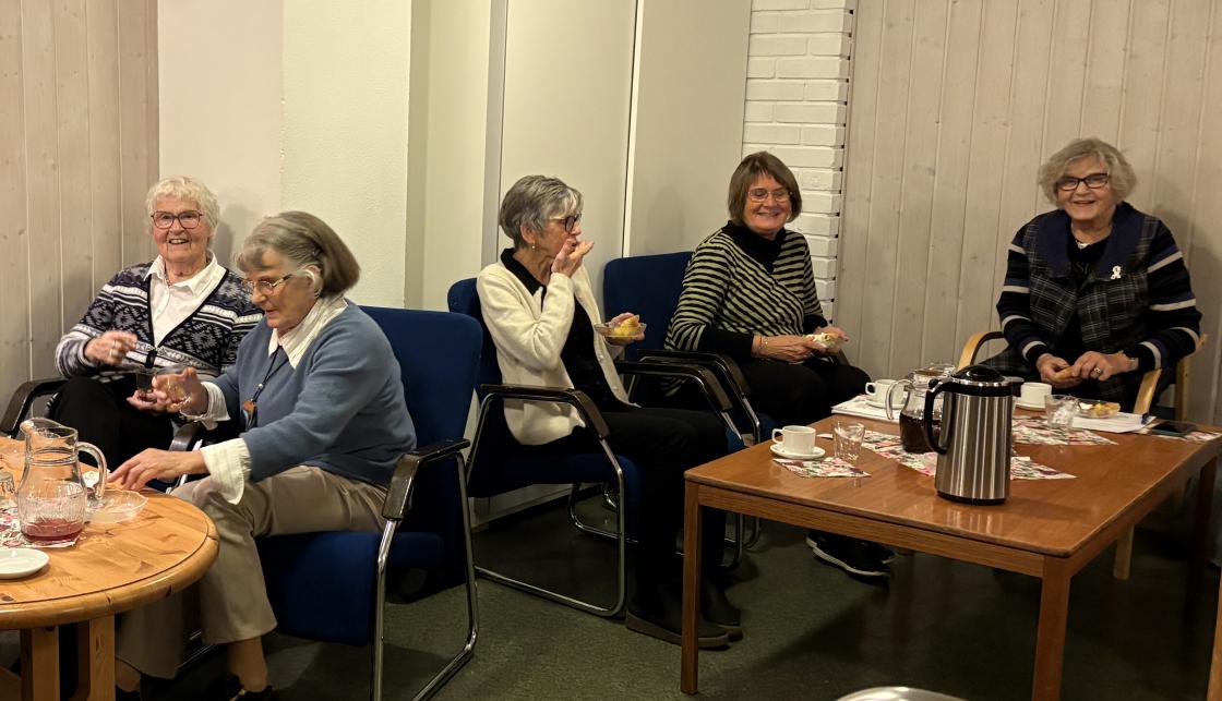 Koseleg på Fredheim i Fjørå.