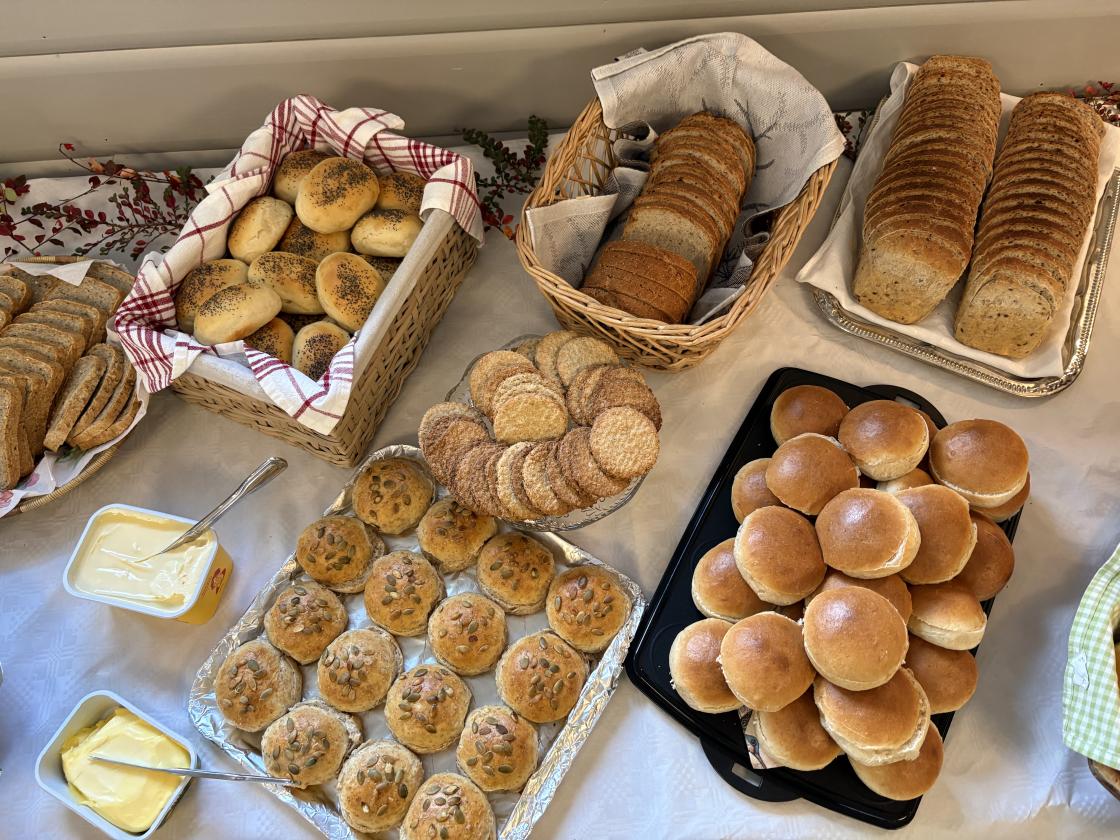 Meir brød, rundstykker, bollar og havrekjeks!