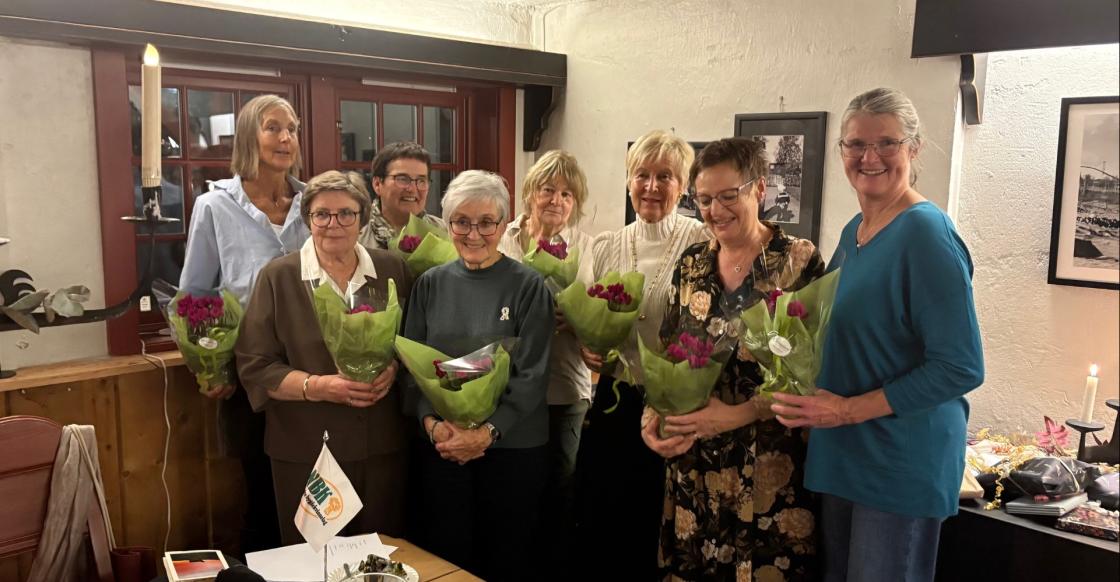 1.rekke: Kari Olsen, Marie Røyr, Lise Hammerud, Elisabeth Gihle 2.rekke: Gøran Rostad Bertoia(leder), Anna_ Marit Ingvaldsen, Vigdis Øksne, Laila Strand Nilsen.