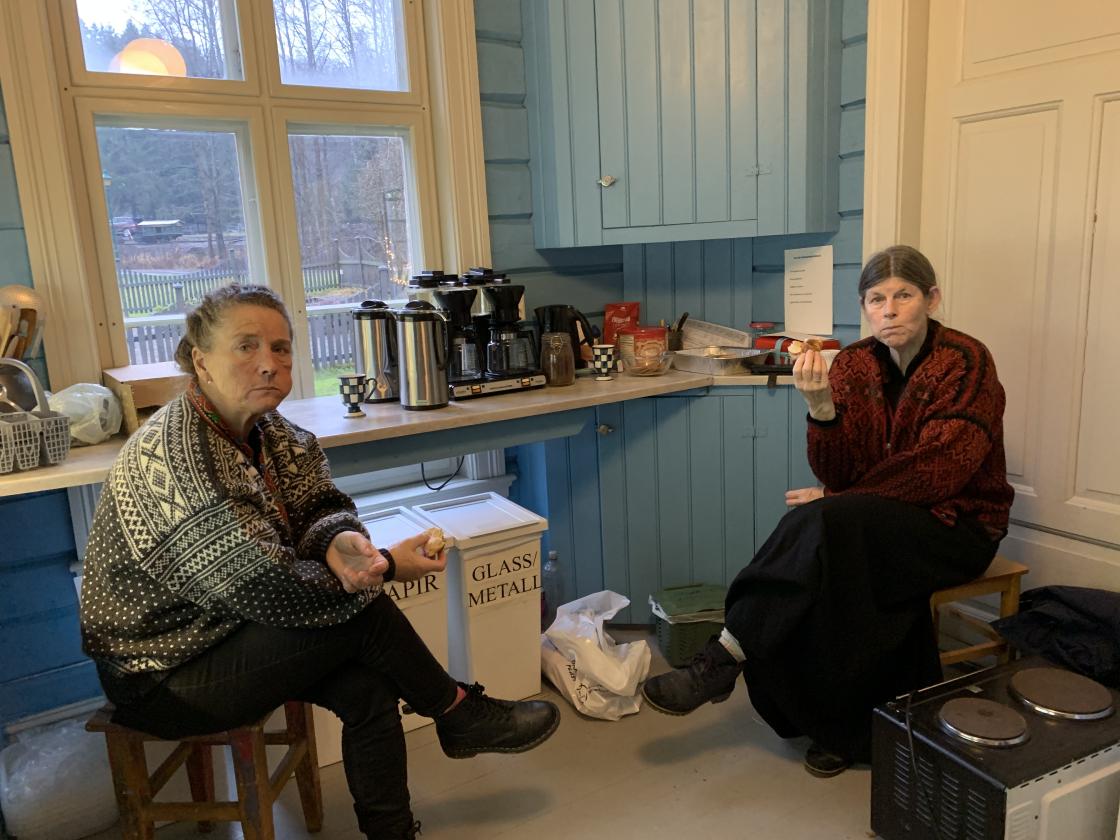 En pust i bakken på kjøkkenet