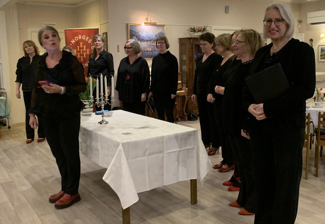 "De Damene" fra Sande ga startskuddet til festen