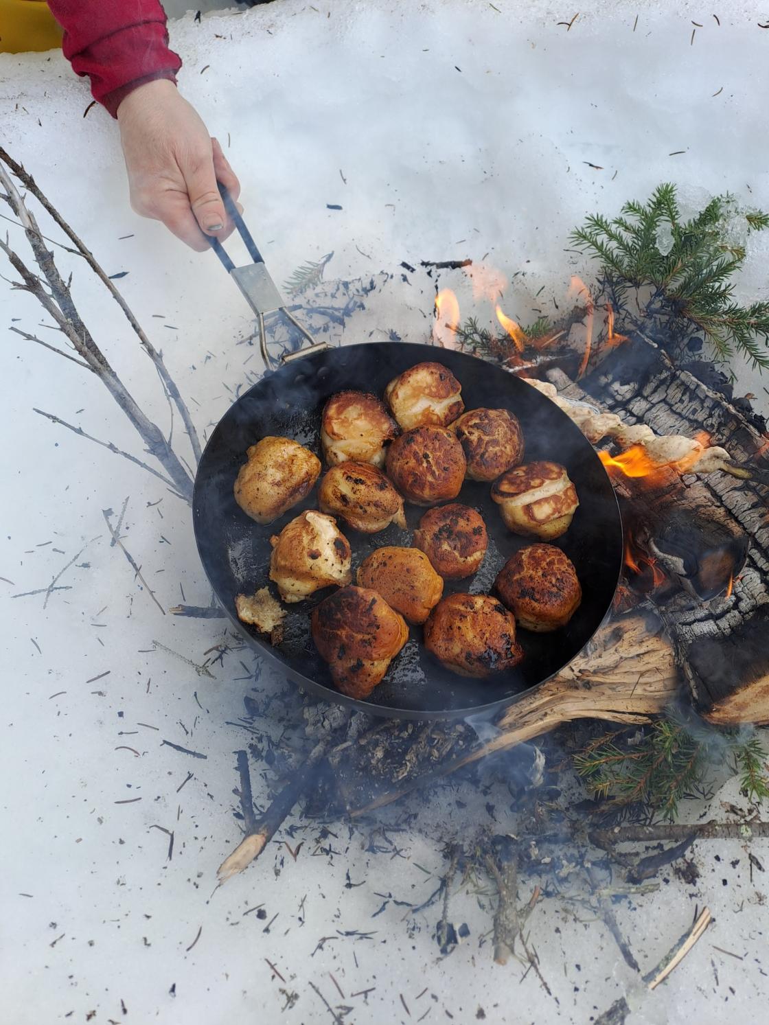 Hveteboller m sukker og kanel