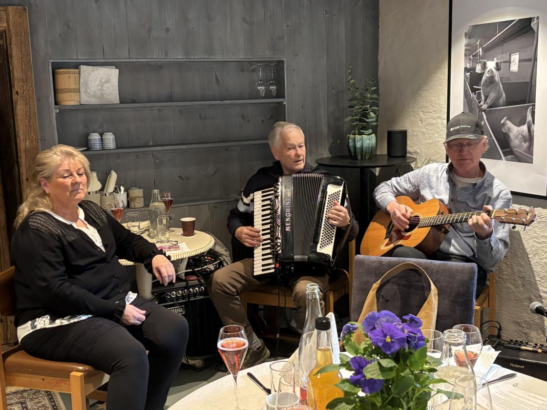 Sangtrio fra Dybvåg