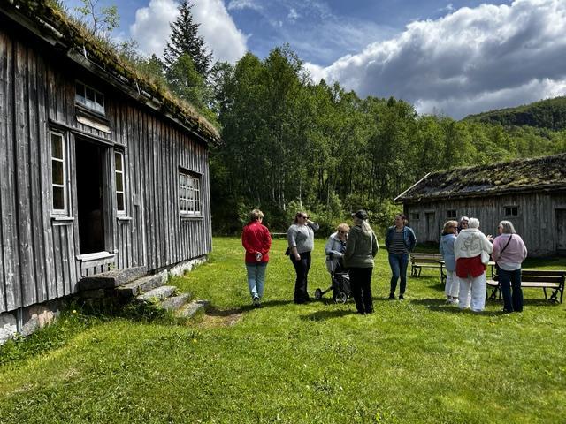 Jørenhuset ute