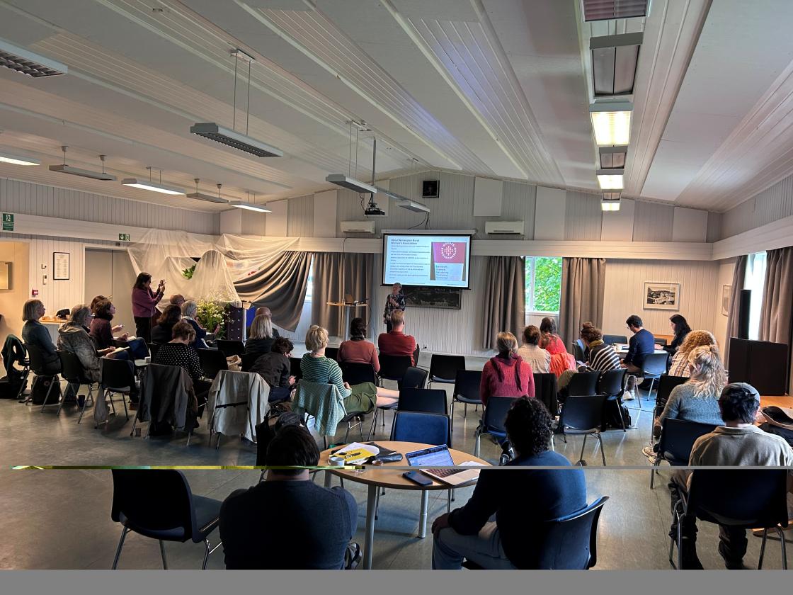 Marit Blekastad holder foredrag på Convivium-konferansen i Lofoten. Foto: Atle Wehn Hegnes, OsloMET.