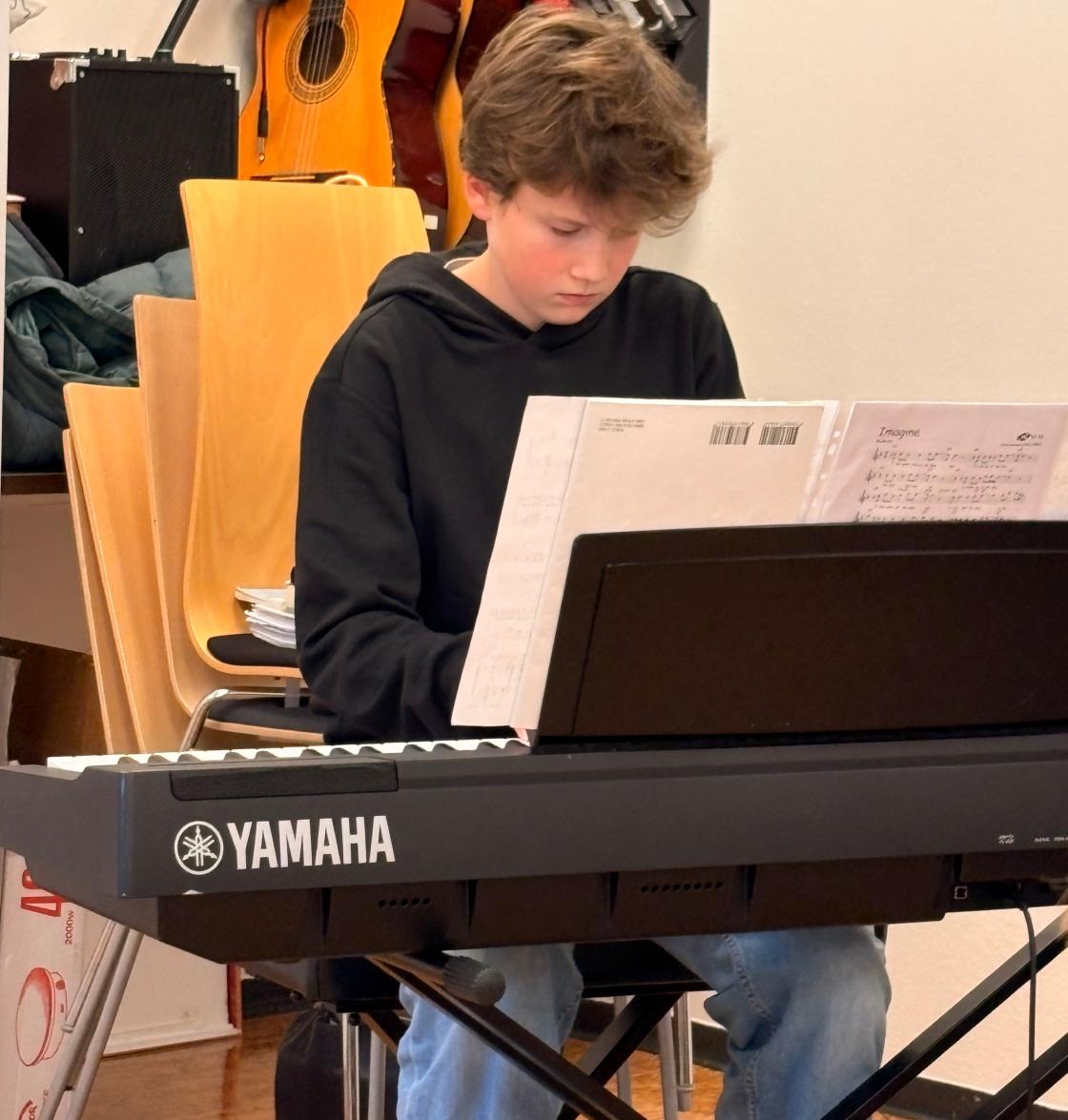 Sondre med feiande flott The Entertainer