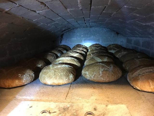 Brødbaking. Foto Kirsti Lund