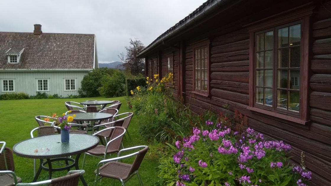 Utemiljø ved Grinakervev