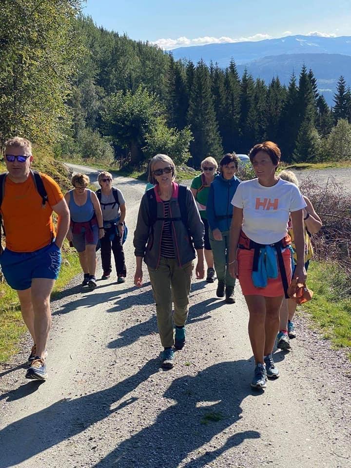 På veg opp frå Tverberg.