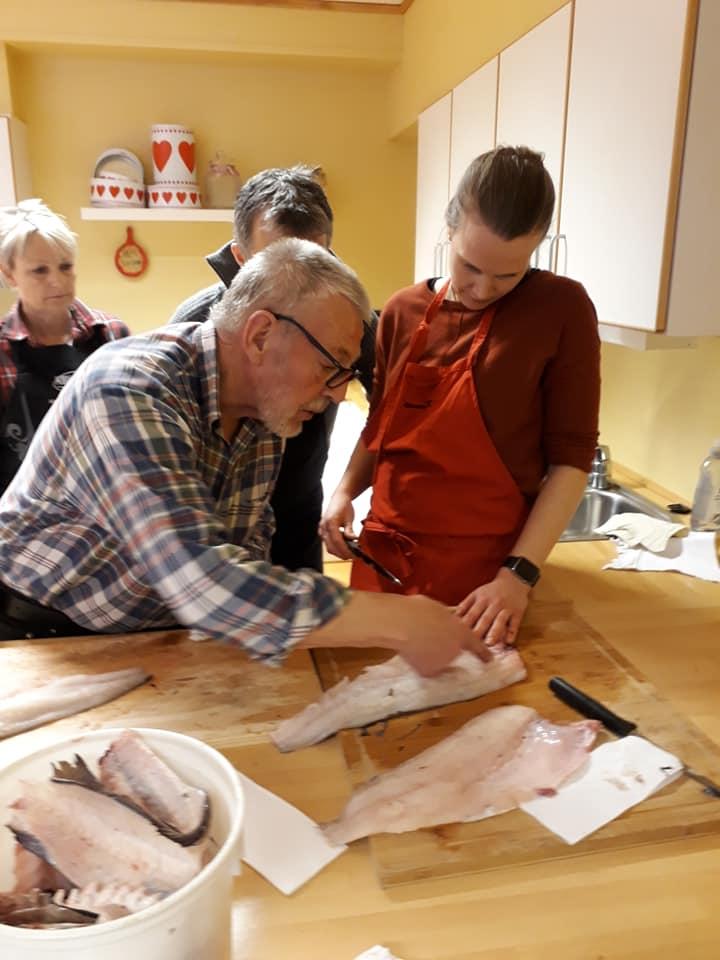 Ingunn følger nøye med