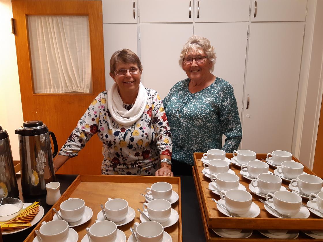 Else og Ragnhild sørget for flott servering