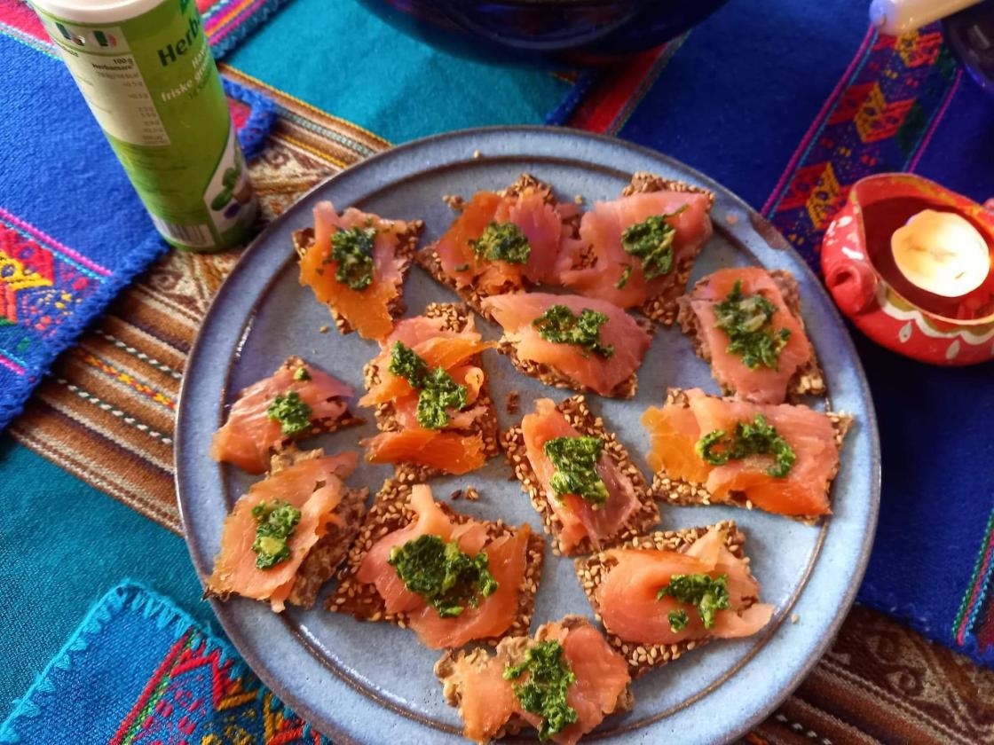 Laks med ramsløkpesto