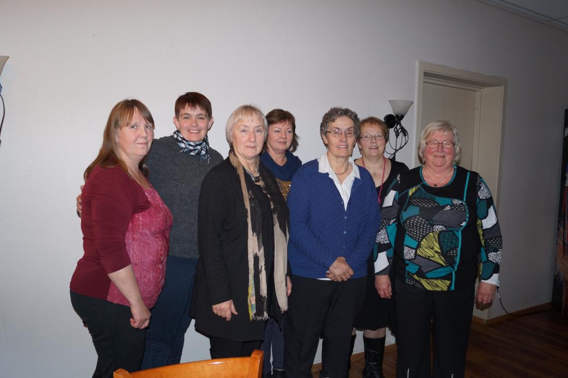 Det nye stryret med varamenn. Fra venstre: Rita, Grethe, Gerd-Marit, Kari, Else, Ingvill og Vigdis S.A