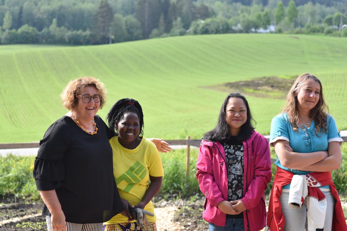 Olaug fra Norge og Angelica fra Rwanda. Foto: Helle Cecilie Berger.