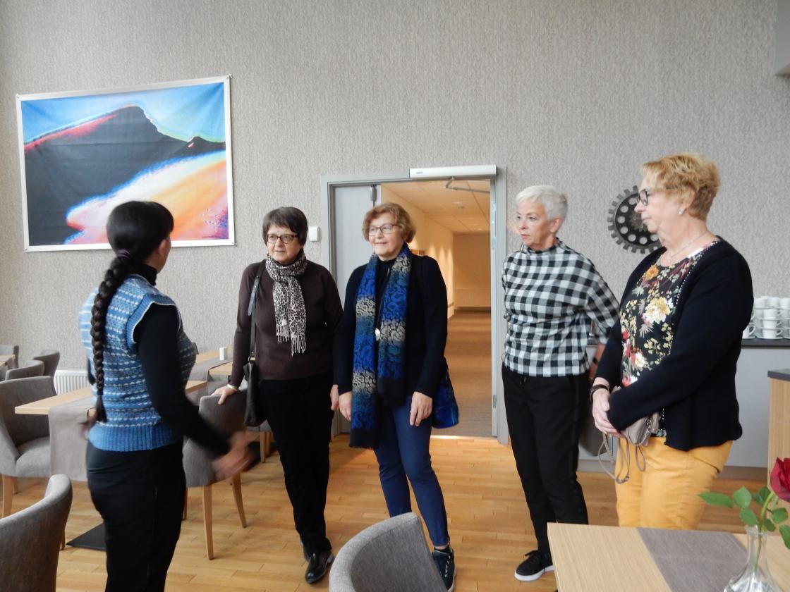 Nokre av medlemane i Vbk åt lunch saman med Sosan på hotellet.