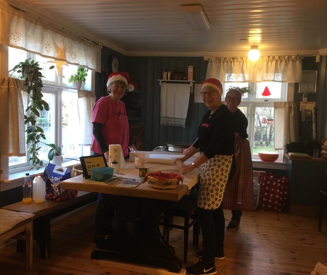 Flatbrødbakst på kjøkkenet