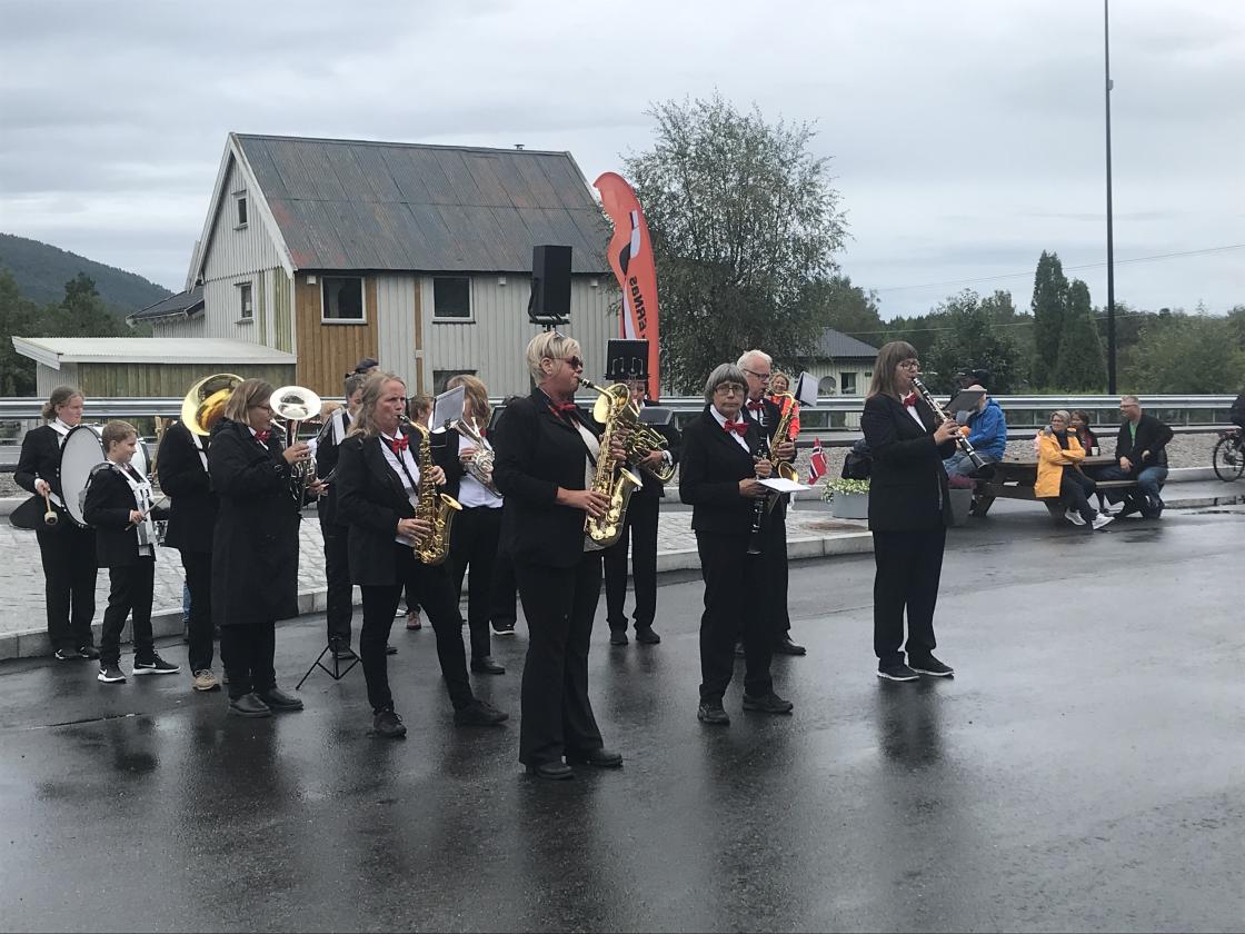 Tingvoll musikkorps lagde god stemning