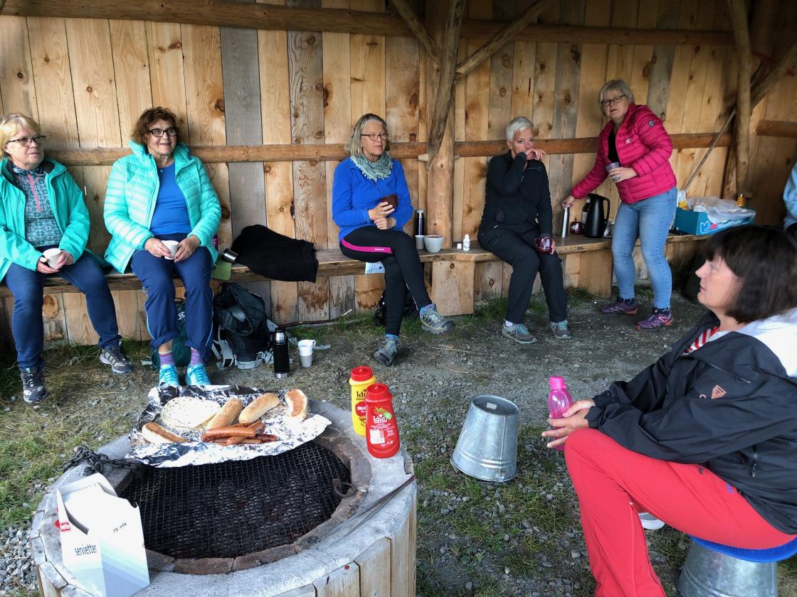 Godt kledde sjølv om det var fint i sola.