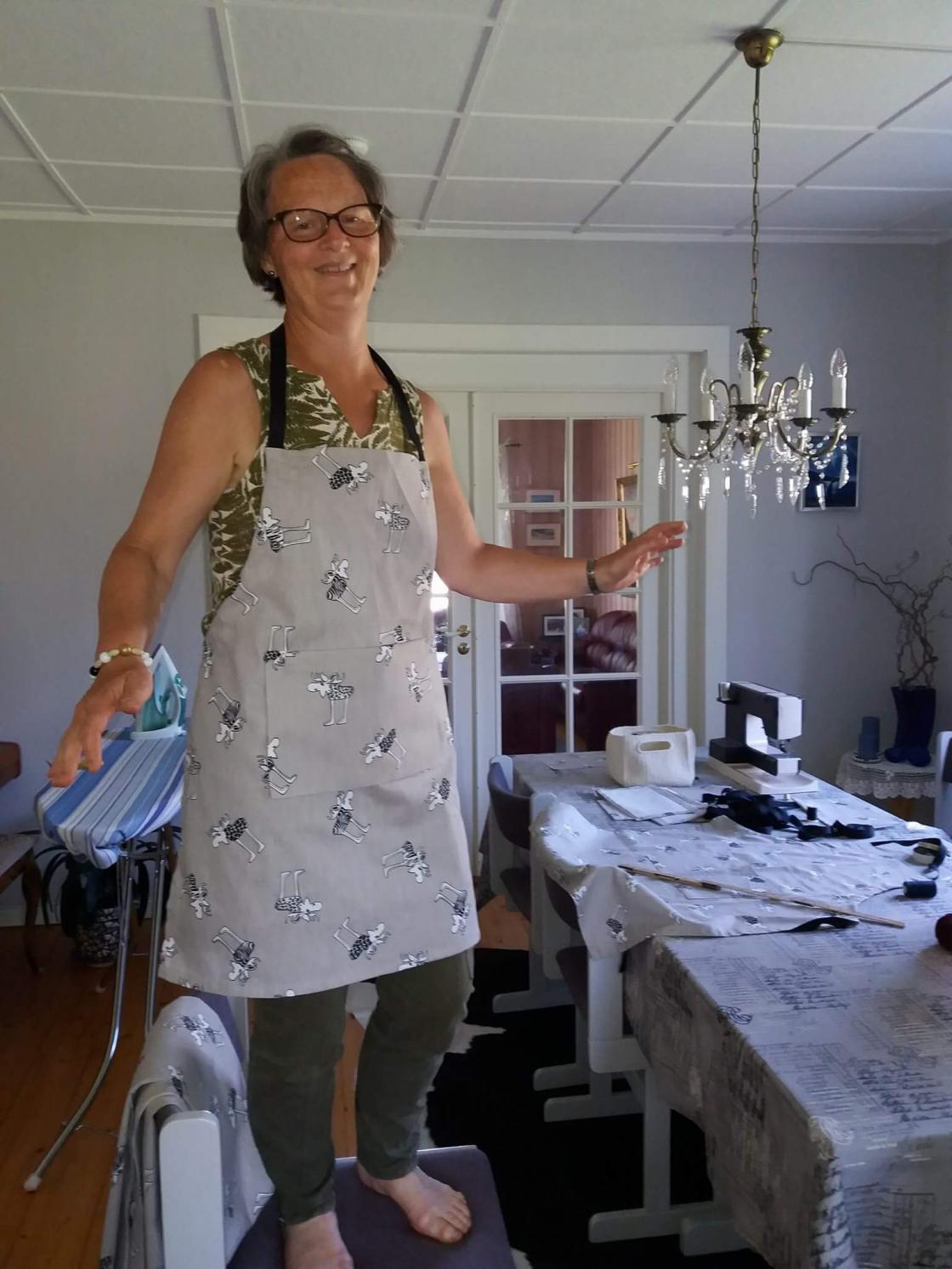 Kråkstad Bygdekvinnelag med nye forklær