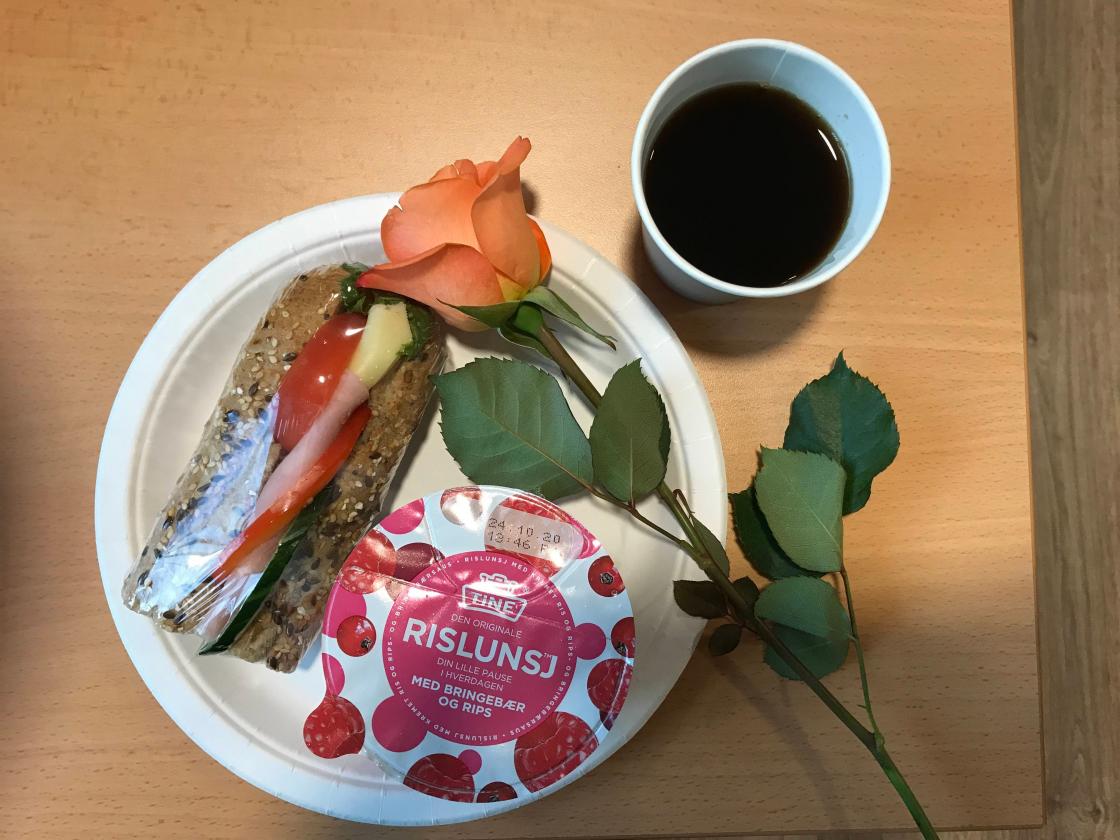 Mat på smittevernvis! Veldig godt!