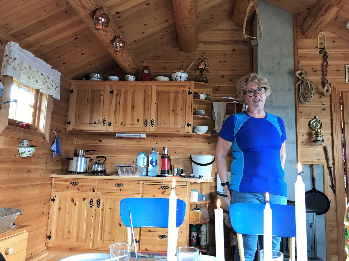 Vertinna vår, Nelly.