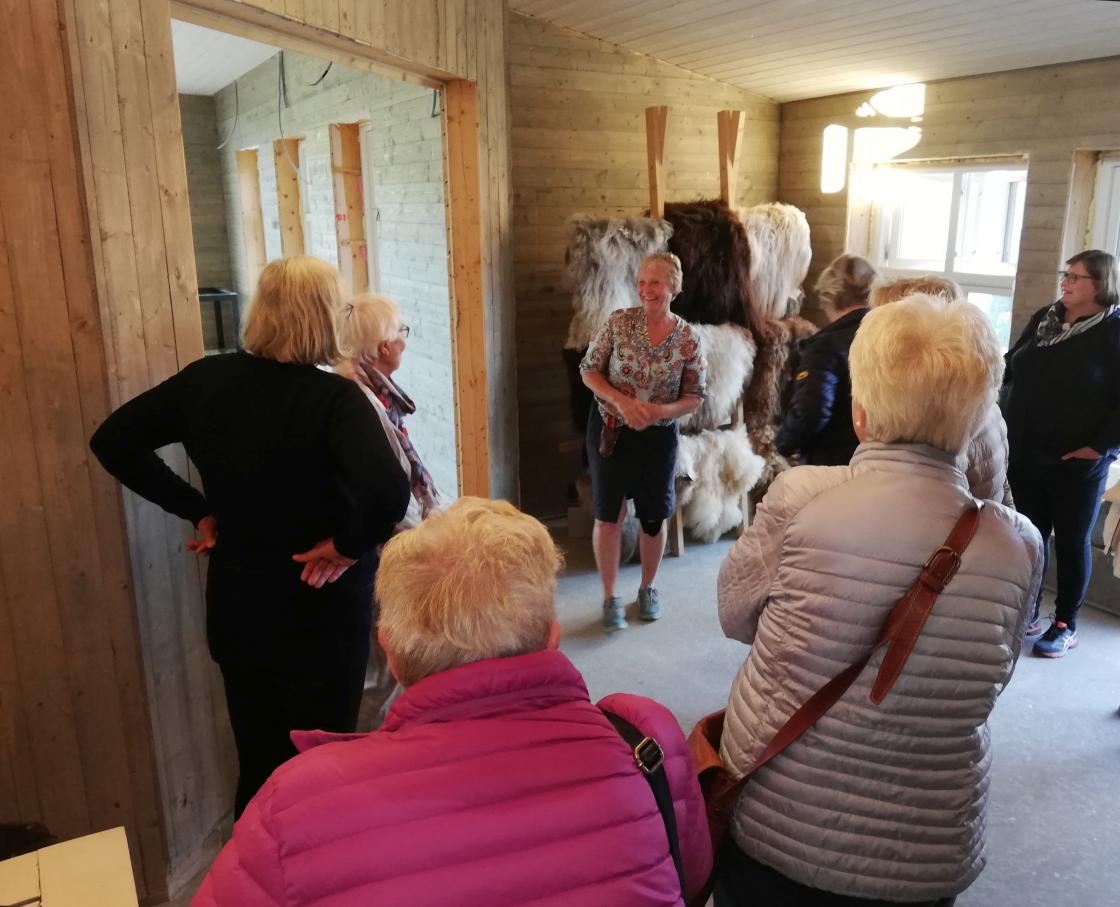 Tone Almehagen fortalte hva de har tenkt å bruke driftsbygningen til.