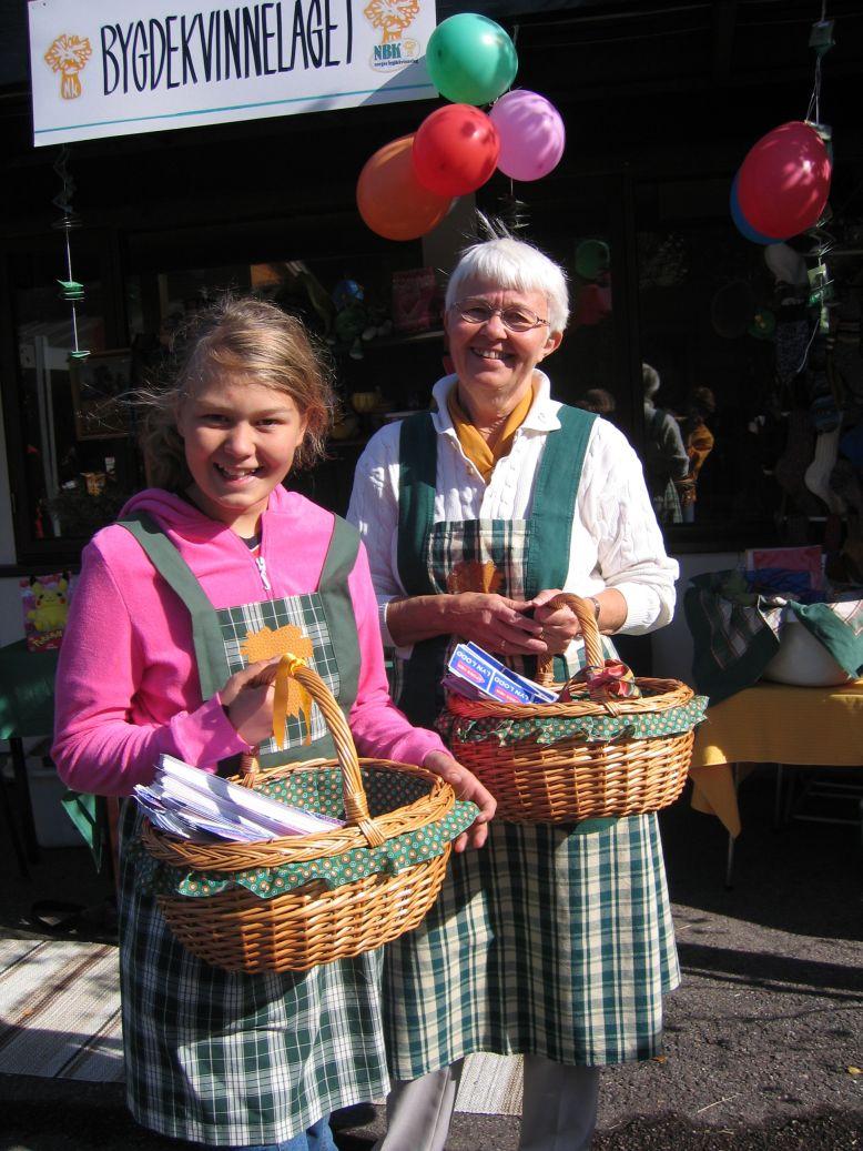 Marianne hjalp mormor med loddsalget