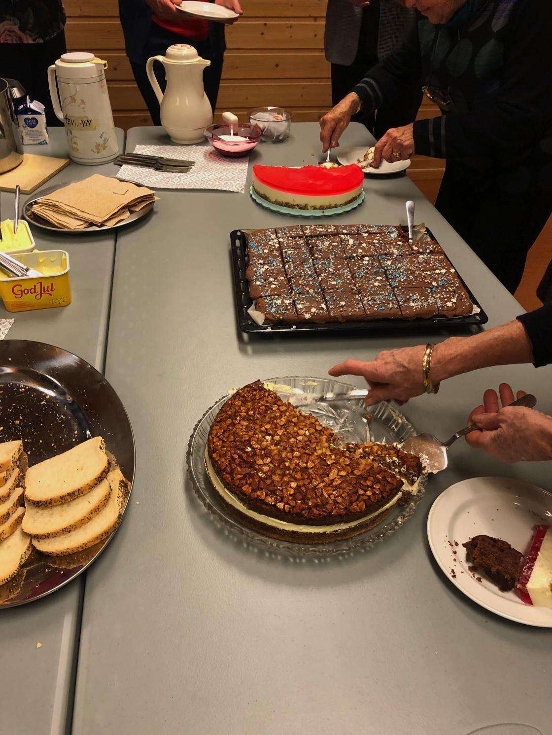 Kaffe og kaker til slutt.