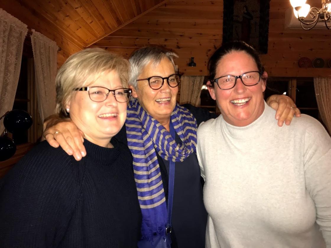 Humøret på topp ! Kristin er ny i styret, Mariann går ut, Inger exmedlem av styret !