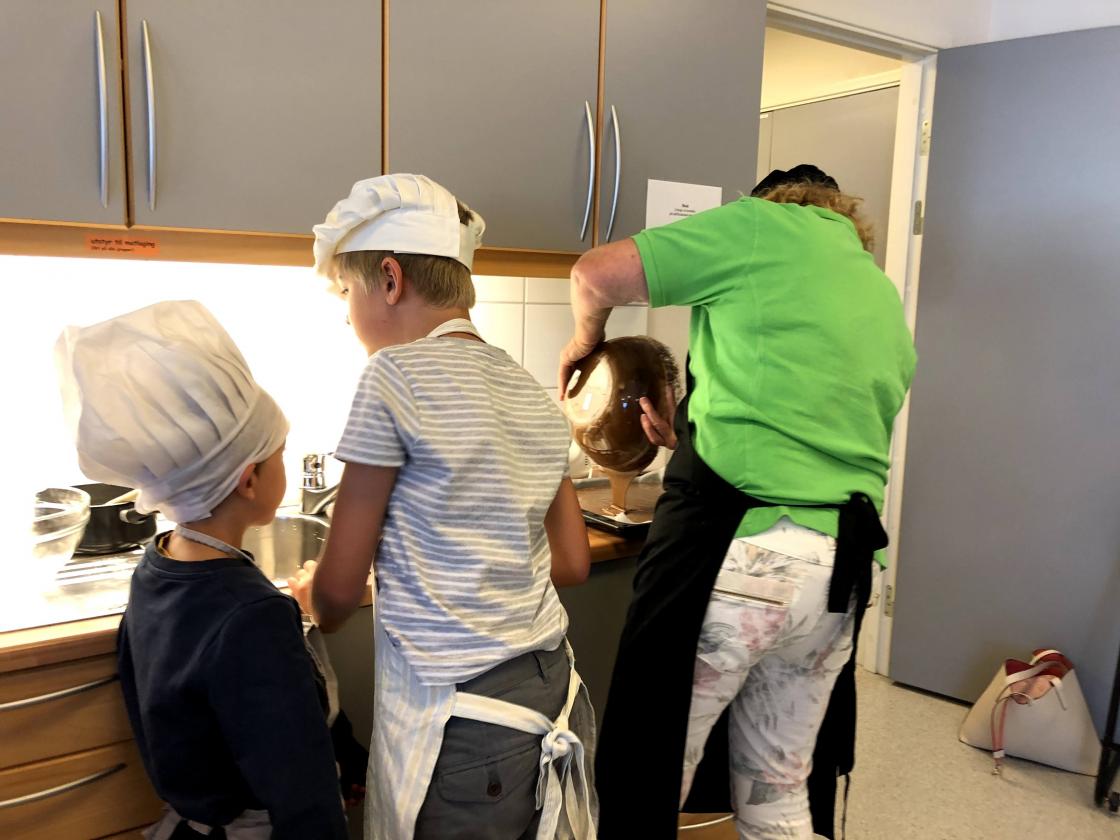 Sjokoladekaka snart klar til steiking.