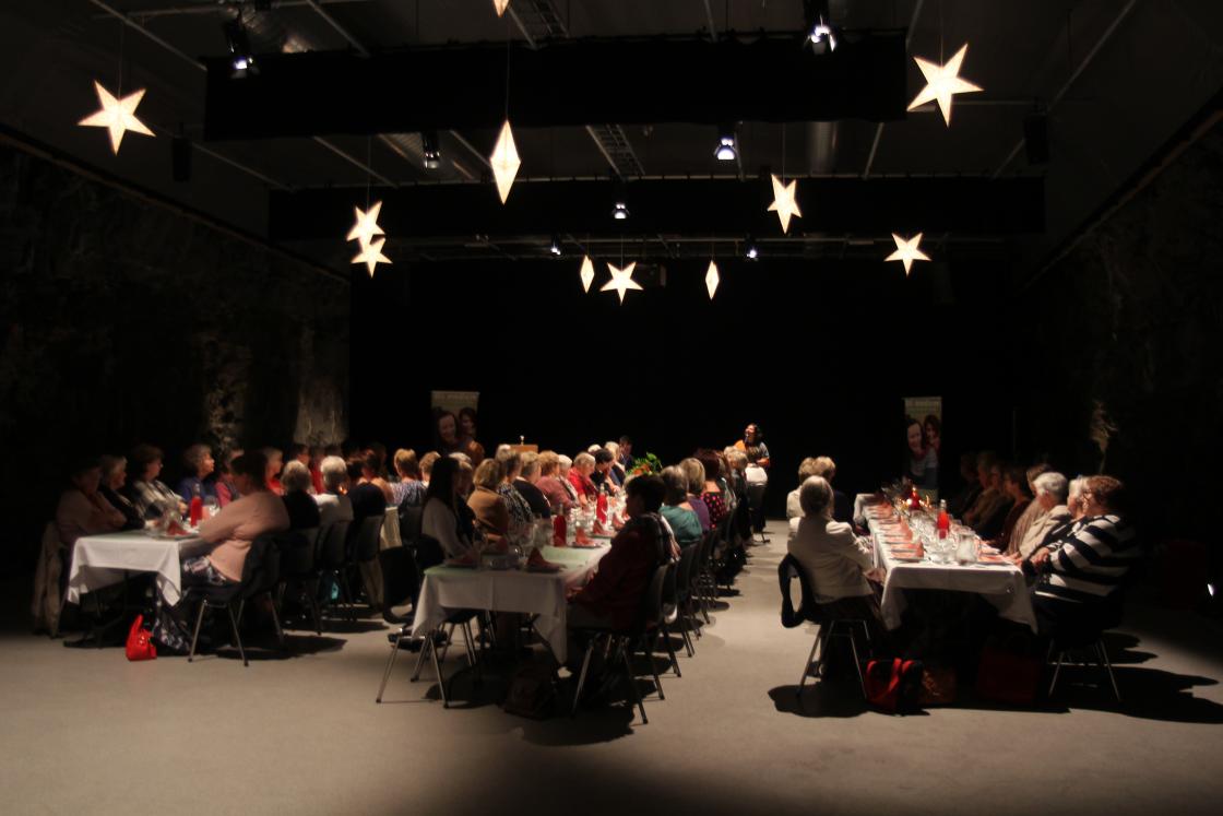 Ett flott lokale blir enda flottere med damer fra hele Oppland!