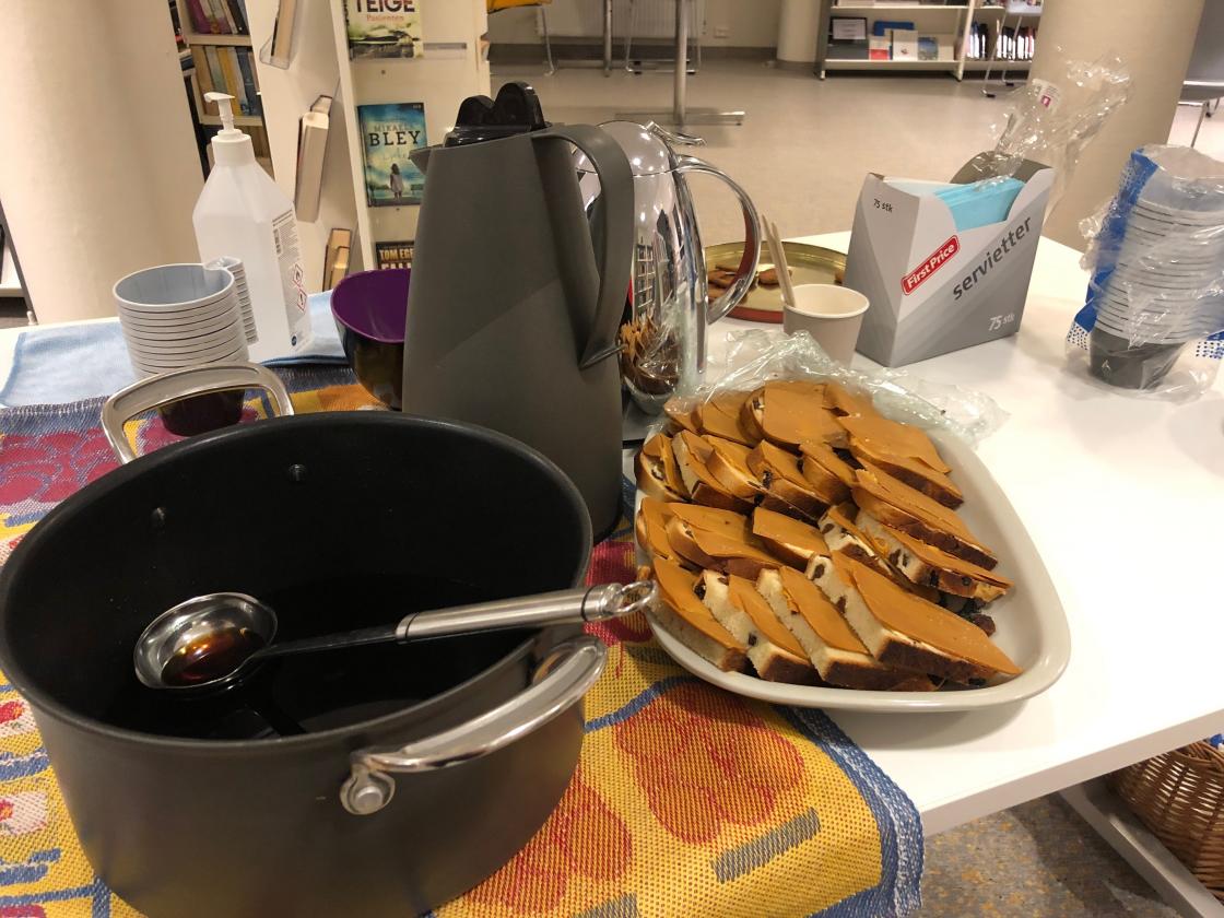 Tradisjon,- gløgg, peparkaker og julebrød.