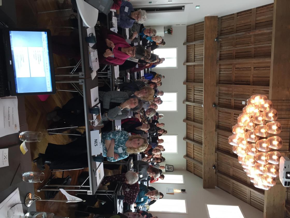 Delegater underveis i møtet