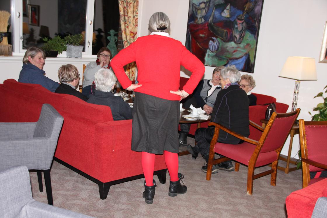 Kvinnedagen ble markert med røde strømper!