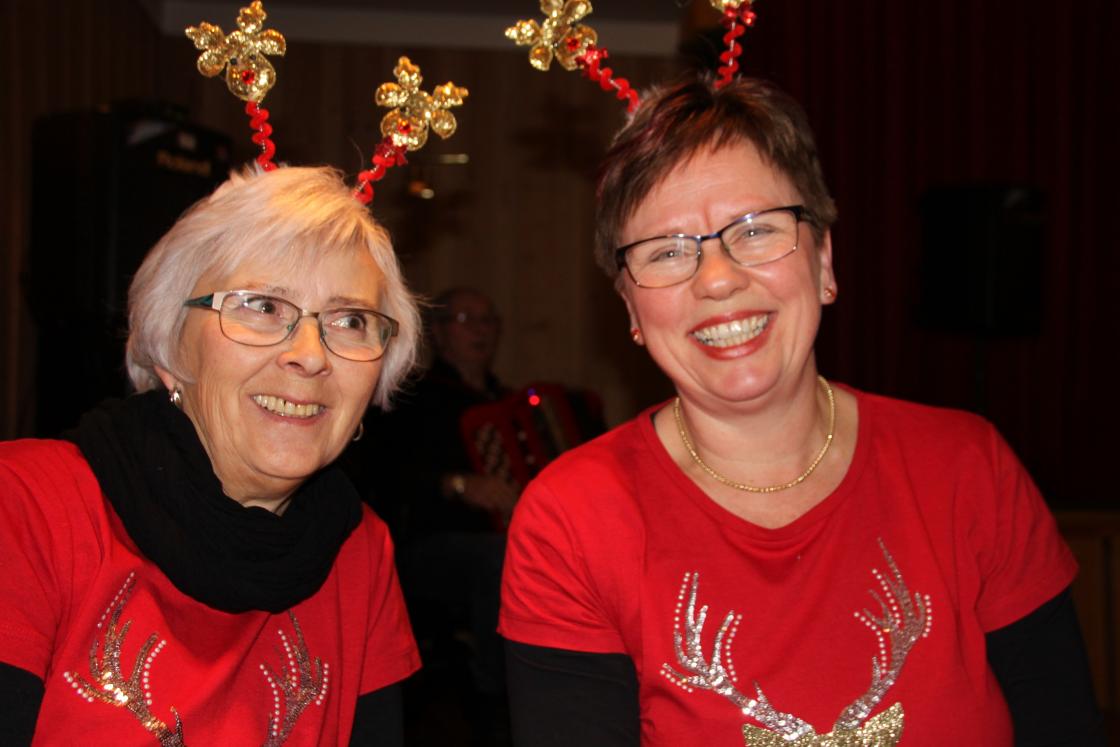 Britt og Inger var loddselgere og hadde &amp;quot;julet&amp;quot; seg litt opp.