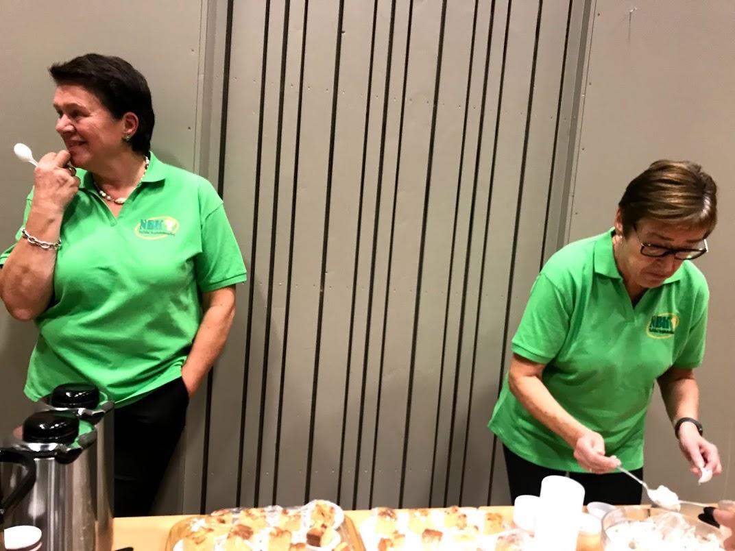 Mette Marie hadde  laga nydelege og mange varierte smaksprøver.