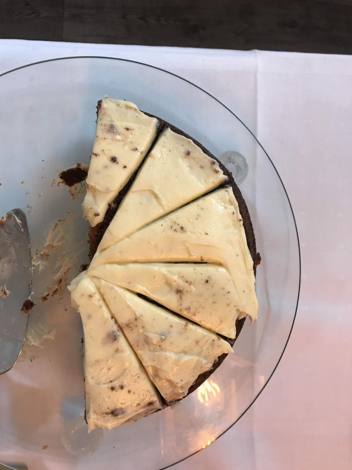 Saftig og god gulrotkake etter Kjellaug si oppskrift !